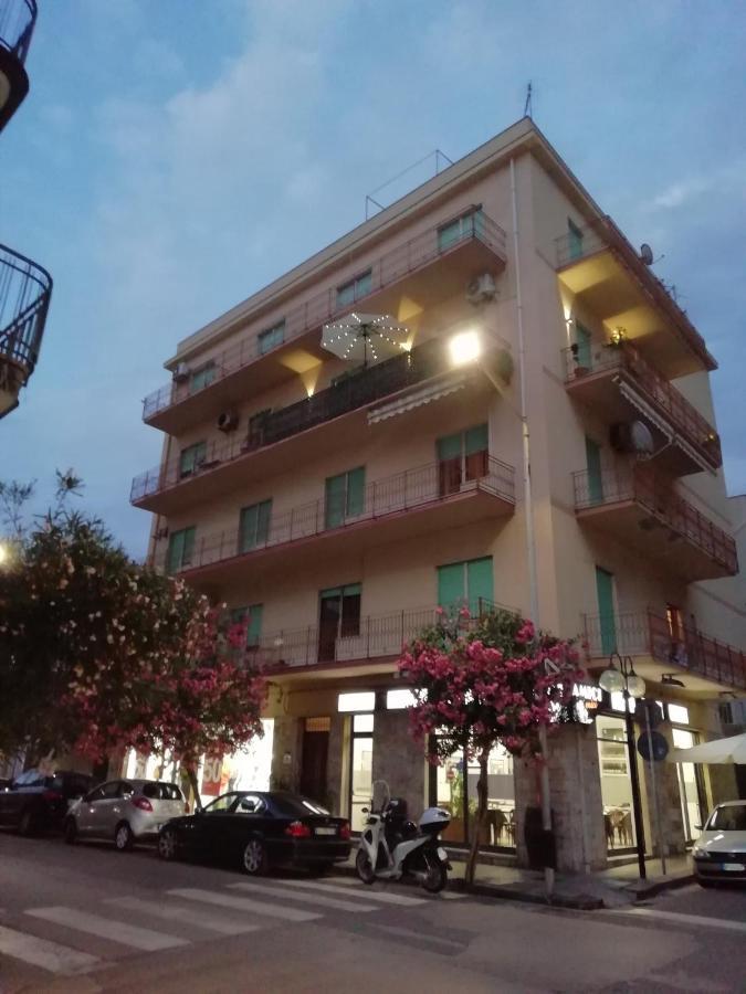 B&B Del Centro กาโปดอร์ลันโด ภายนอก รูปภาพ